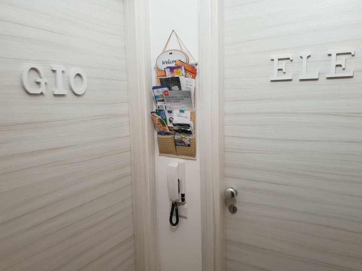 Ele&Gio Accomodation Тропея Номер фото